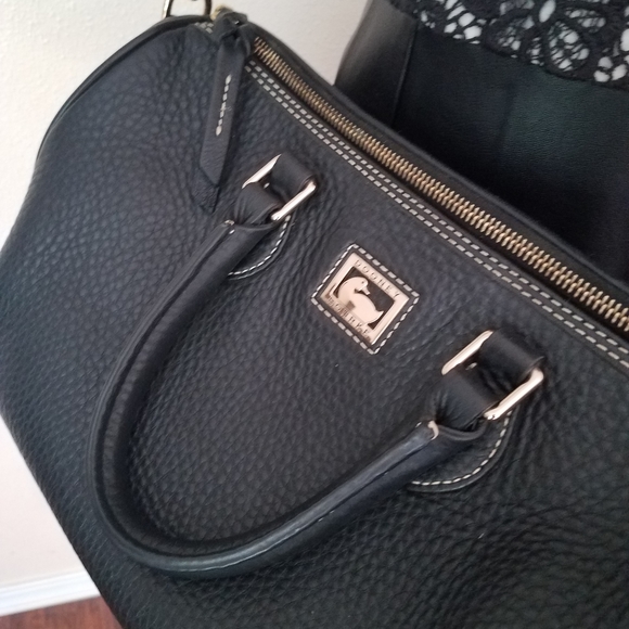 Dooney & Bourke Black crossbody/ Tote - Picture 1 of 11